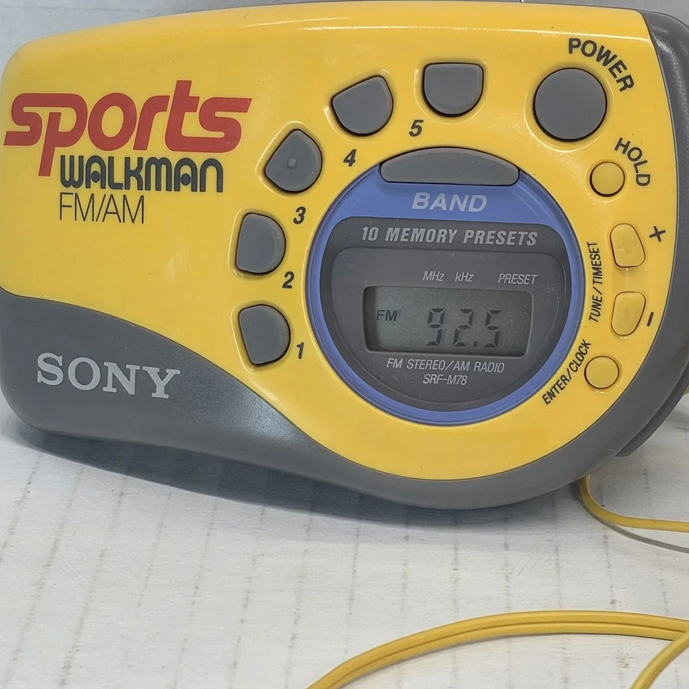 Vintage Sony Sports Walkman FM/AM Radio‎ SRF-M78 w/ MDR-W10 Yellow Headphones